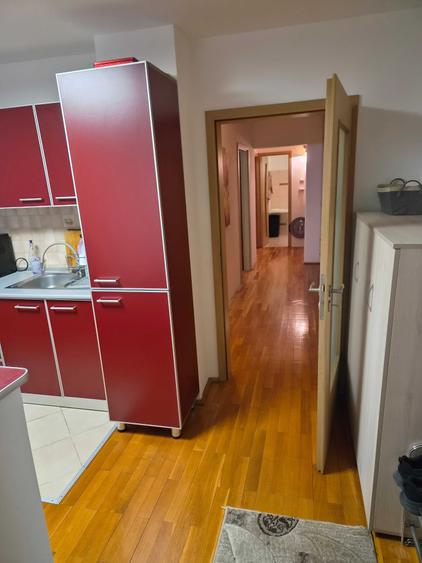 Apartament cu 2 camere decomandat în Girocului
