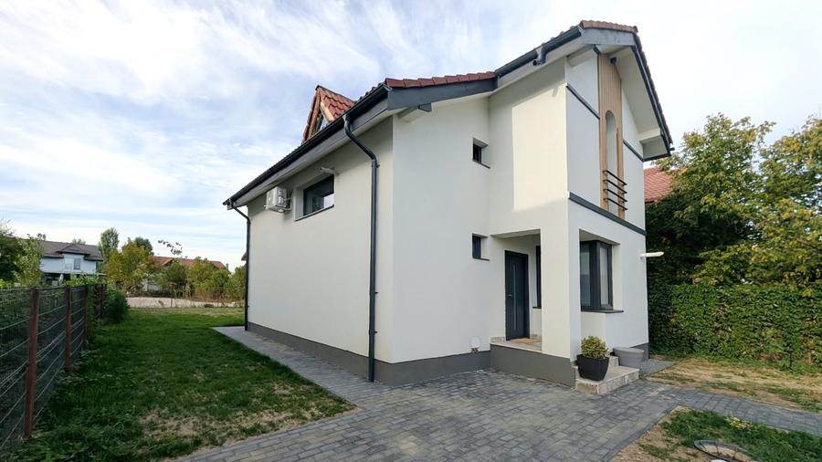 Casă individuală cu 3 camere cu Canalizare în Aviației