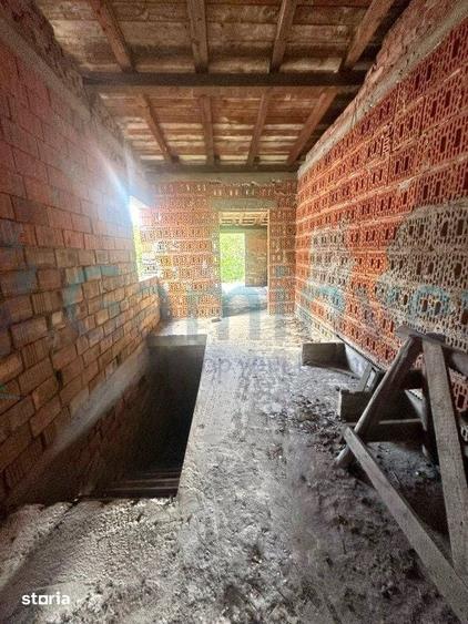 Casă cu 5 camere cu Teren 284 Mp în Iorga