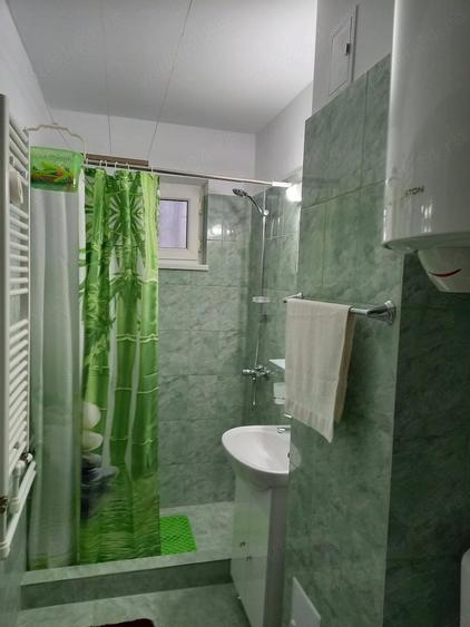 Apartament cu 3 camere decomandat în Mangalia