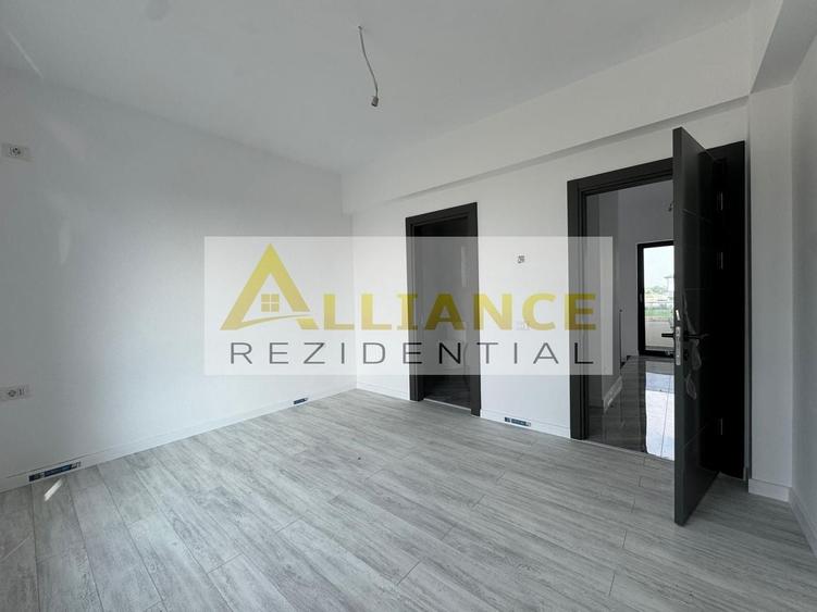 Casă individuală cu 4 camere decomandat cu Canalizare în Berceni