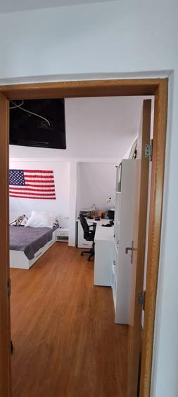 Apartament cu 3 camere decomandat în Florești