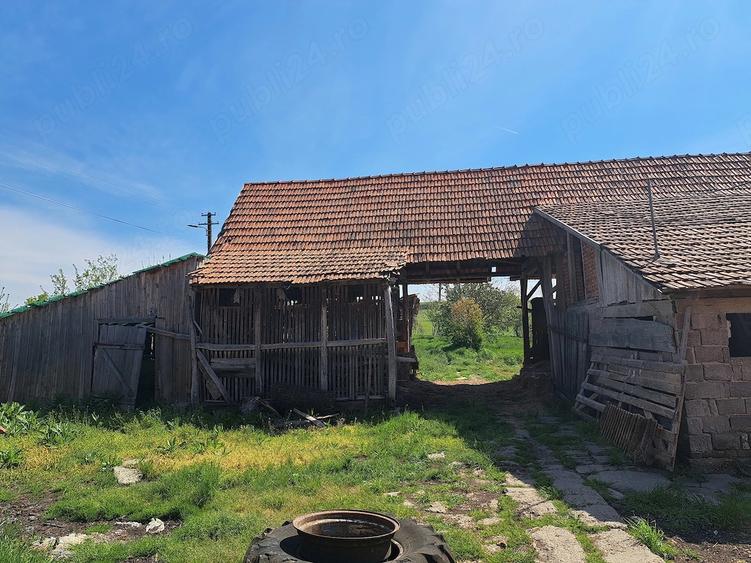 Casă cu Teren 2400 Mp în Târgoviște