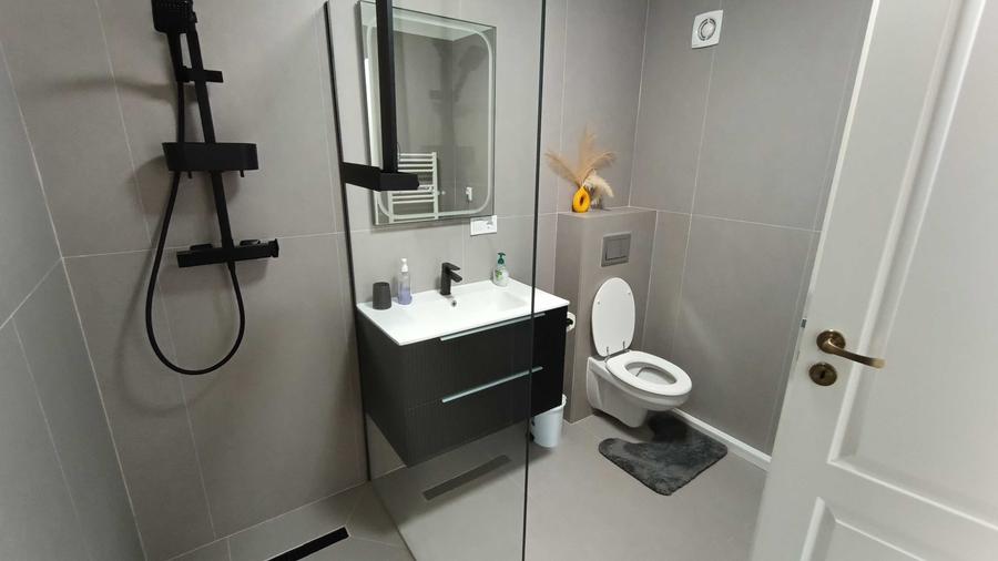 Apartament cu 3 camere decomandat în Nord