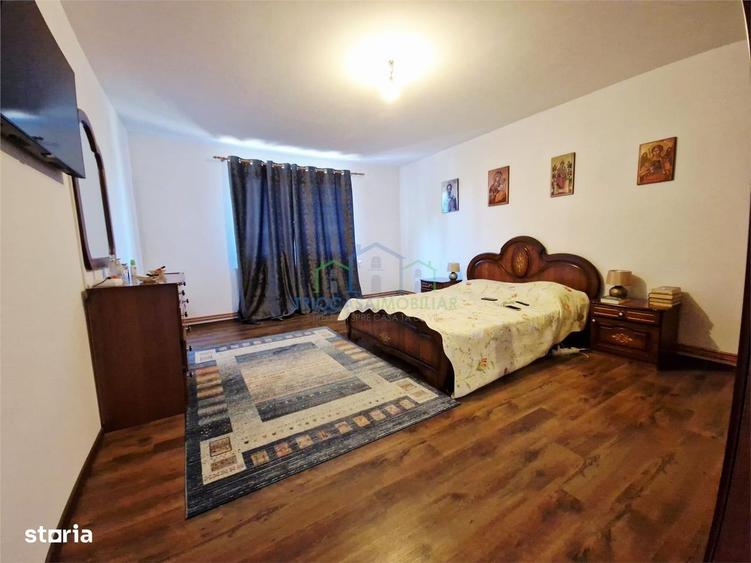 Casă cu 4 camere cu Teren 2936 Mp în Coșoveni