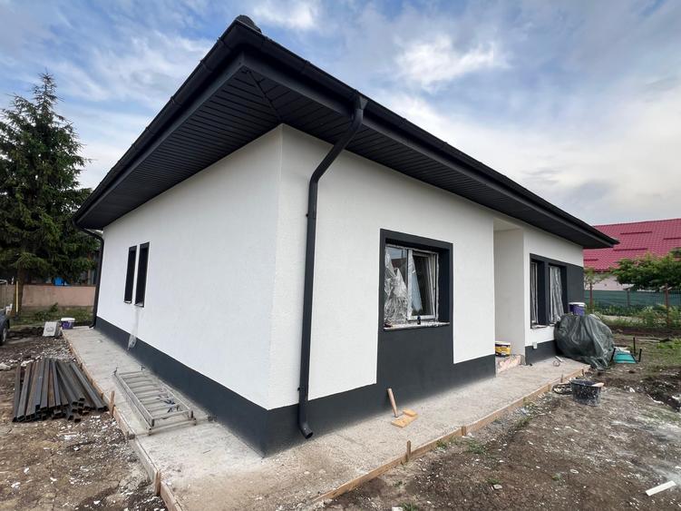 Casă individuală cu 4 camere cu Teren 400 Mp în Rediu