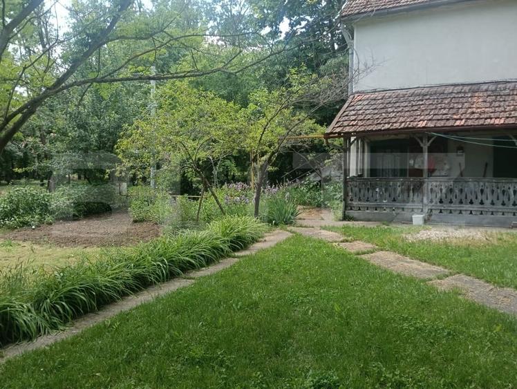 Casă individuală cu 17 camere cu Canalizare în Buziaș