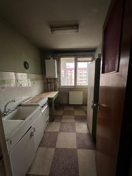 Apartament cu 3 camere semidecomandat în Ultracentral