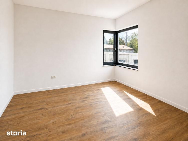 Casă cu 4 camere cu Teren 450 Mp în Podu Roș