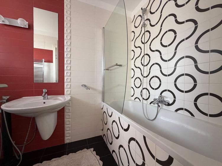 Apartament cu 4 camere decomandat în Herăstrău