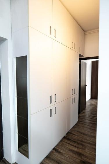 Apartament cu 3 camere semidecomandat, mobilat în 9 Mai