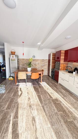 Duplex cu 4 camere cu Canalizare în Griviței