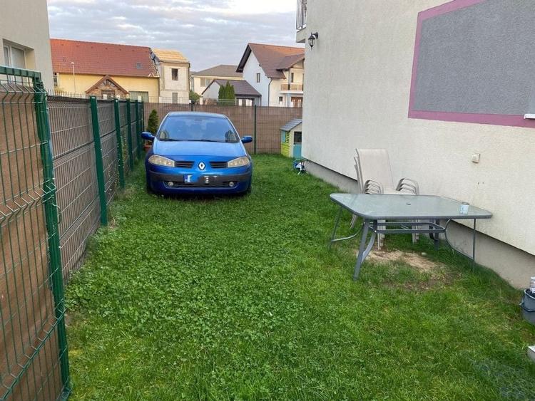 Apartament cu 3 camere semidecomandat, mobilat în Șelimbăr
