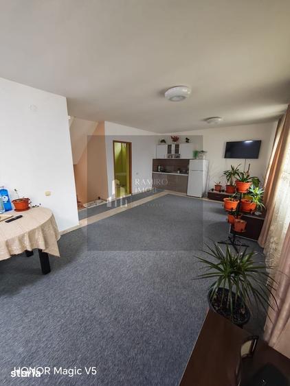 Casă cu 7 camere cu Teren 190 Mp în Progresul