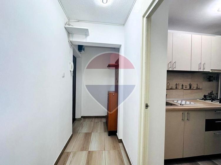 Apartament cu 2 camere semidecomandat, mobilat în Giurgiului