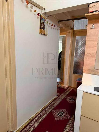 Apartament cu 3 camere decomandat în Lipovei