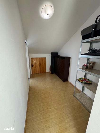 Casă cu 5 camere cu Teren 250 Mp în Mogoșoaia