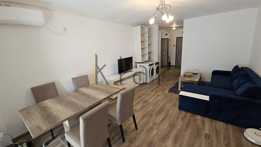 Apartament cu 3 camere semidecomandat, mobilat în Bună Ziua