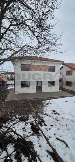 Casă cu 4 camere în Dezmir