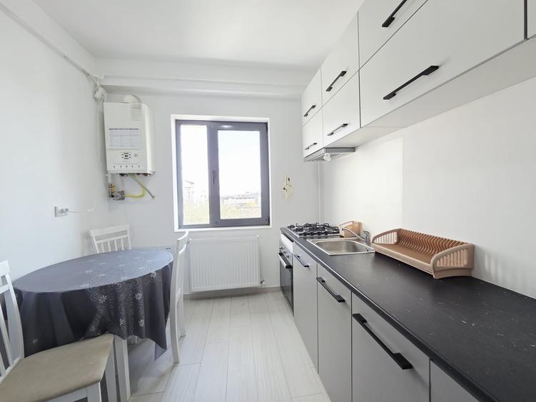 Apartament cu 3 camere decomandat, mobilat în Central