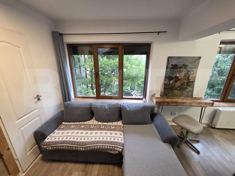 Apartament cu 2 camere decomandat, mobilat în Semicentral