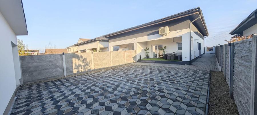 Duplex cu 5 camere cu Canalizare în Moșnița Nouă