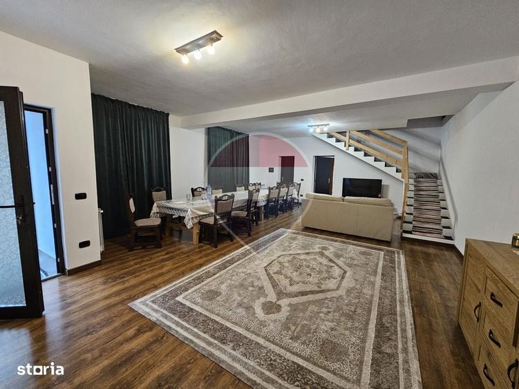 Casă cu 4 camere decomandat în Rona de Jos