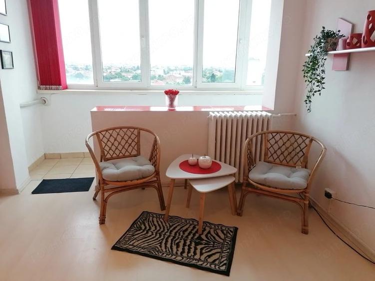 Apartament cu 3 camere decomandat în Central