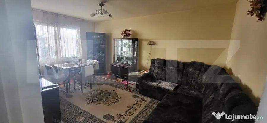 Apartament cu 3 camere decomandat în Central