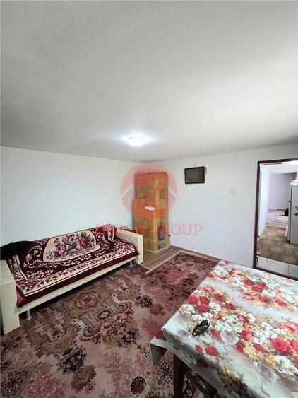 Casă cu 2 camere cu Teren 988 Mp în Vadu