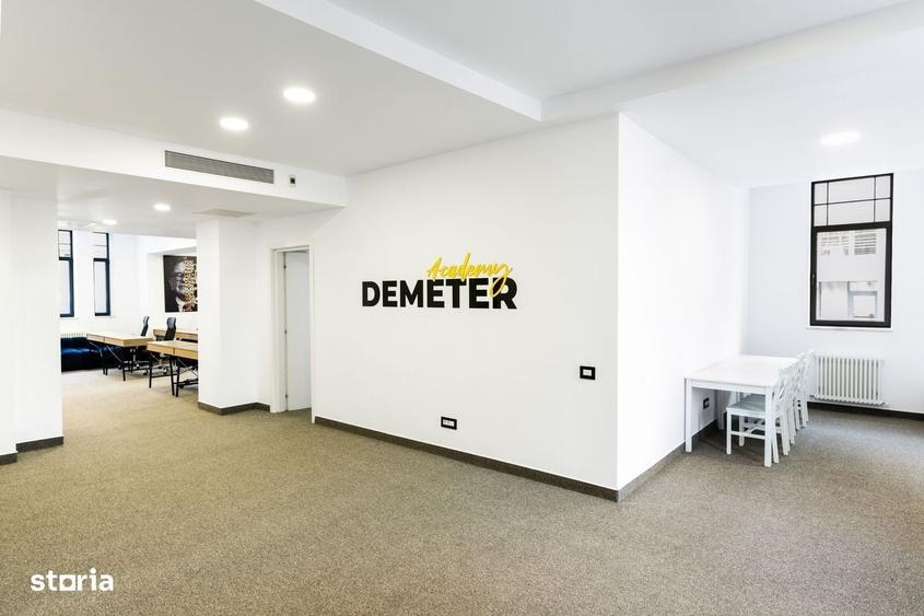 Spațiu comercial, de 200 mp, în Polonă