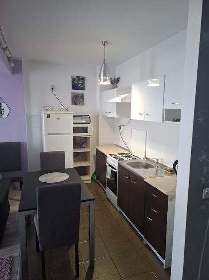 Garsonieră decomandată în Central