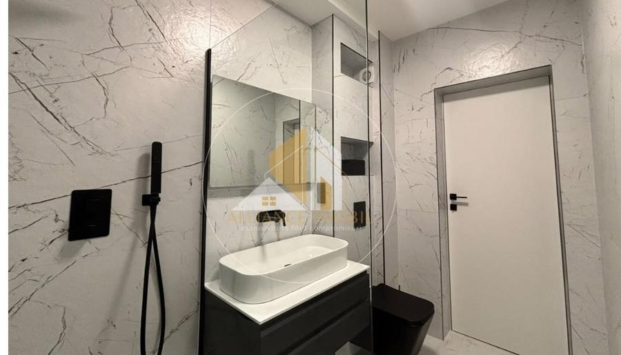 Apartament cu 4 camere decomandat, mobilat în Nord-Vest