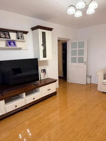 Apartament cu 3 camere decomandat, mobilat în Dristor