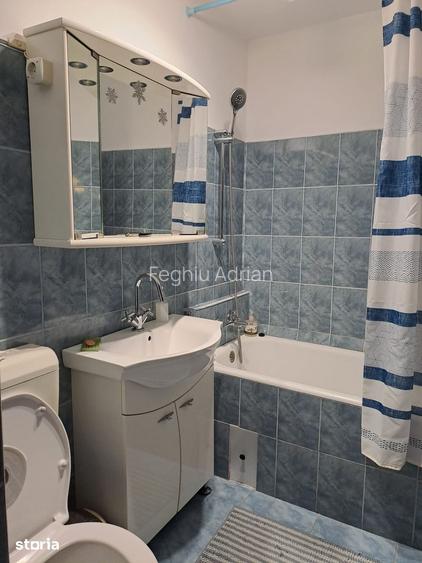 Apartament 3 camere, balcon, etaj 2, 72mp