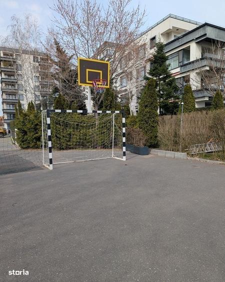 Apartament cu 4 camere în Lacul Tei