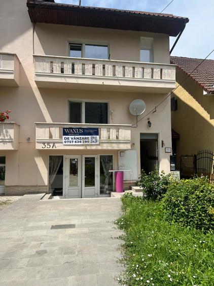Casă individuală cu 6 camere cu Teren 265 Mp în Central