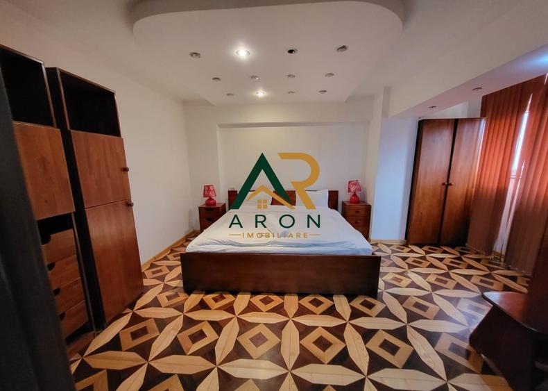 Apartament cu 3 camere semidecomandat, mobilat în P-ța Muncii