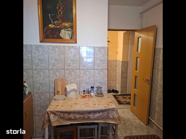 Apartament cu 3 camere în Calea București