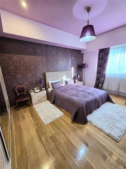 Apartament cu 3 camere semidecomandat, mobilat în Faleza Nord
