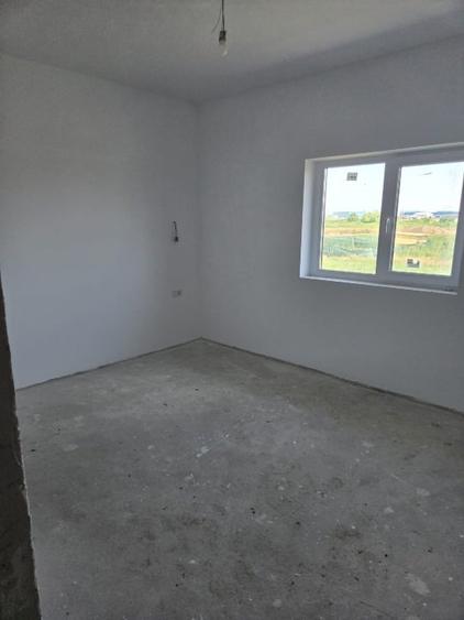 Duplex cu 4 camere cu Teren 304 Mp în Dumbrăvița