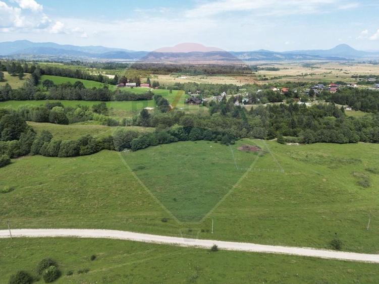 Teren agricol extravilan de 1225 mp, în Glăjărie