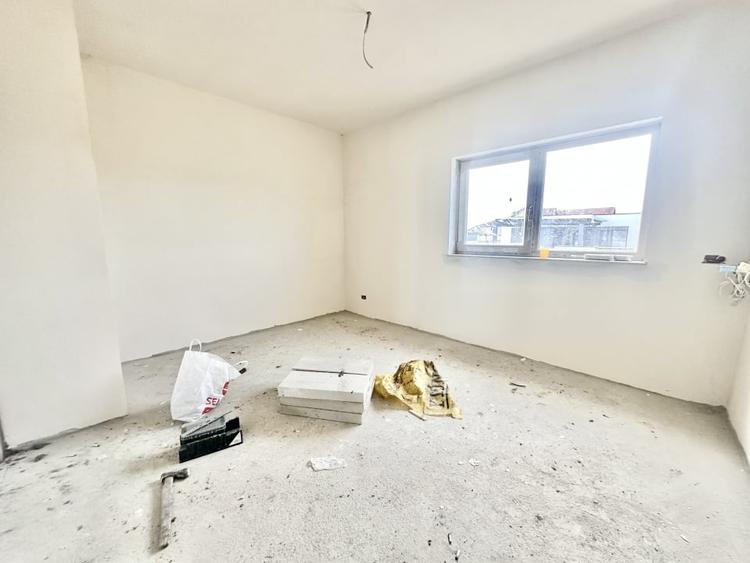 Duplex cu 4 camere cu Canalizare în Moșnița Nouă