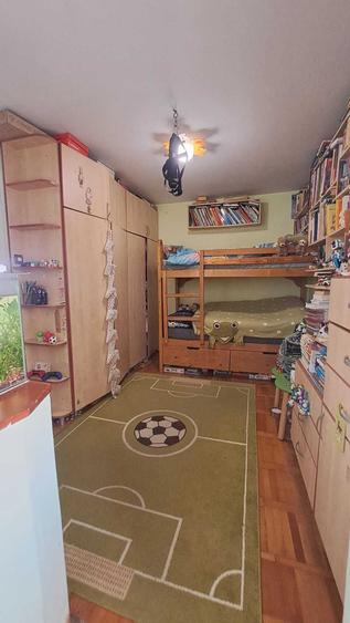 Apartament cu 2 camere semidecomandat în Dâmbu Pietros