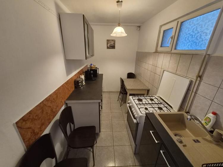 Apartament cu 2 camere decomandat, mobilat în Complex Studențesc
