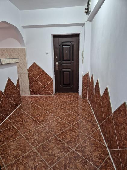 Garsonieră decomandată în Soarelui