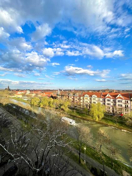 Apartament cu 3 camere semidecomandat, mobilat în Iosefin