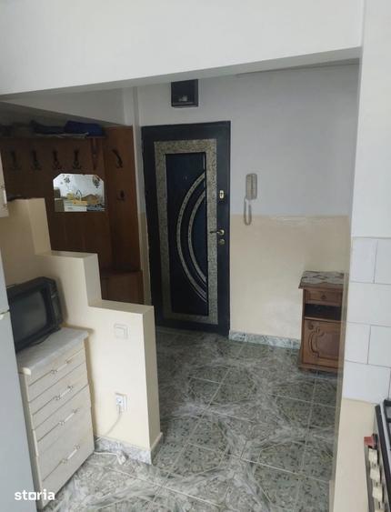 Apartament cu 2 camere, semidecomandat, etaj 4 din 4 , Blv. Muncii, Mi - 5