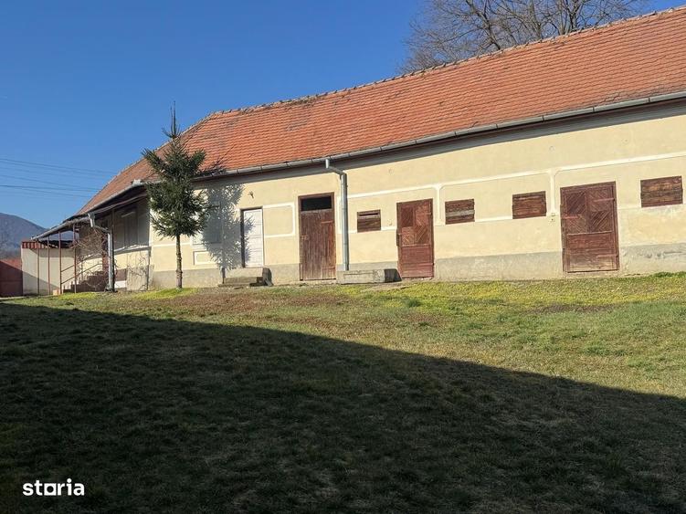Casă cu 3 camere cu Teren 1250 Mp în Săcel