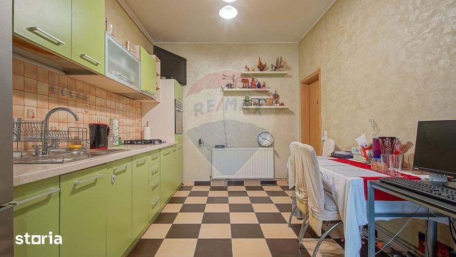 3 camere tip casa, parcare proprie, pod ?i magazie, Str. Lunga - 18